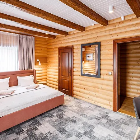 Ведмежа Гора Family Resort & Spa Resort *