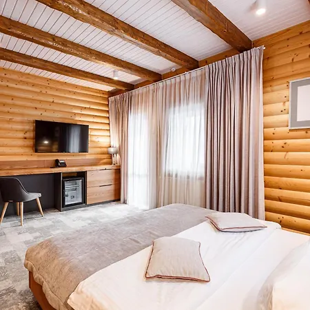 Ведмежа Гора Family Resort & Spa Resort *